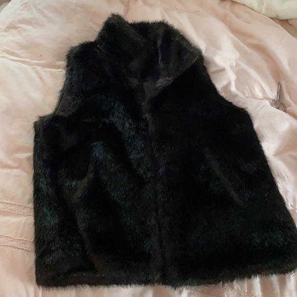 Black fur Vest (faux fur) Excellent condition - Picture 4 of 5